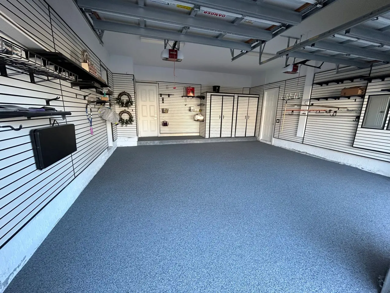 Blue-gray flake garage floor