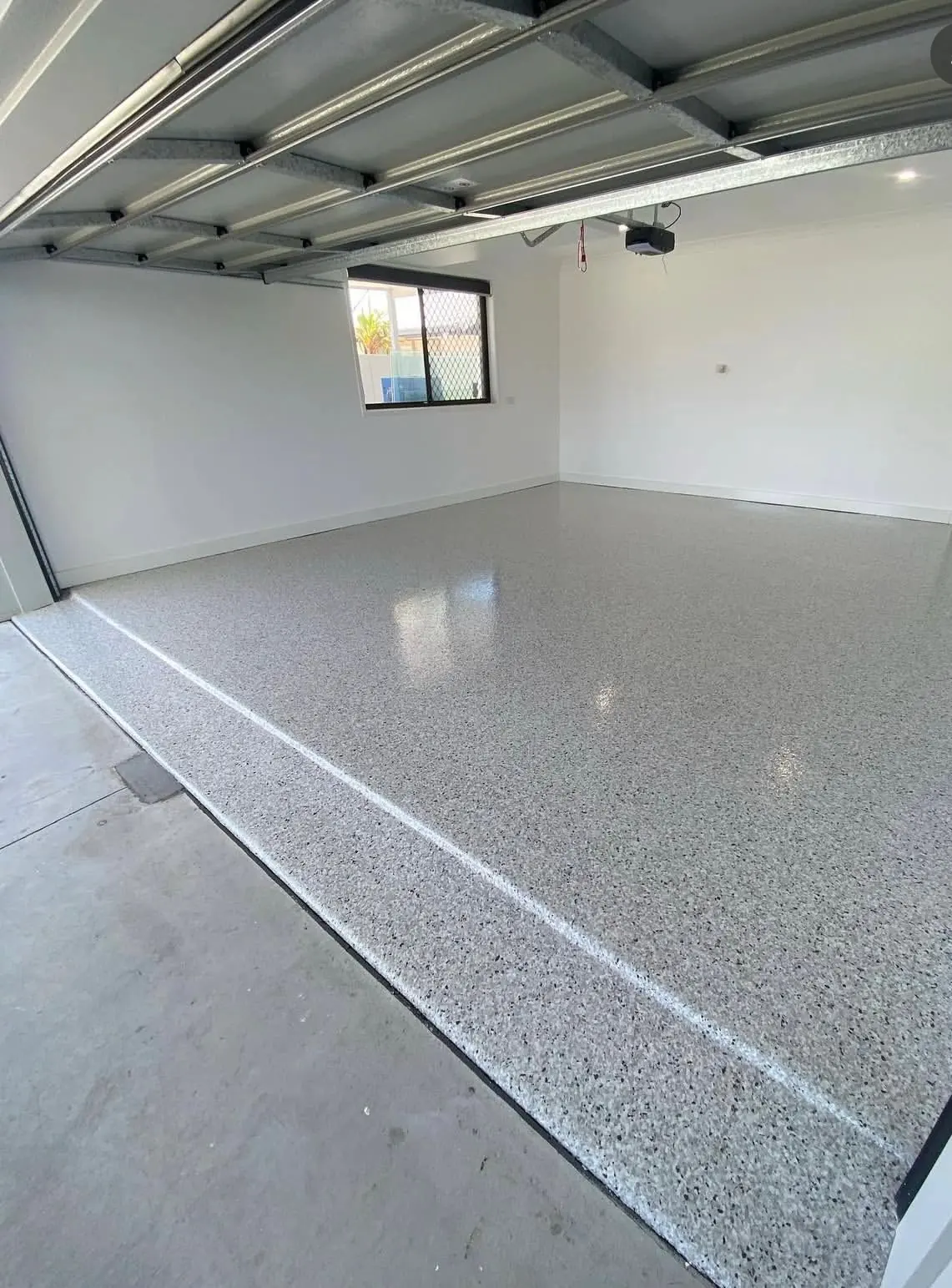 Gray flake garage floor